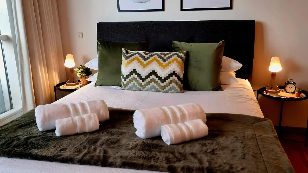 Fabulous Studio Apartment With Aircon, Parking And Terrace Ocean View ジブラルタル