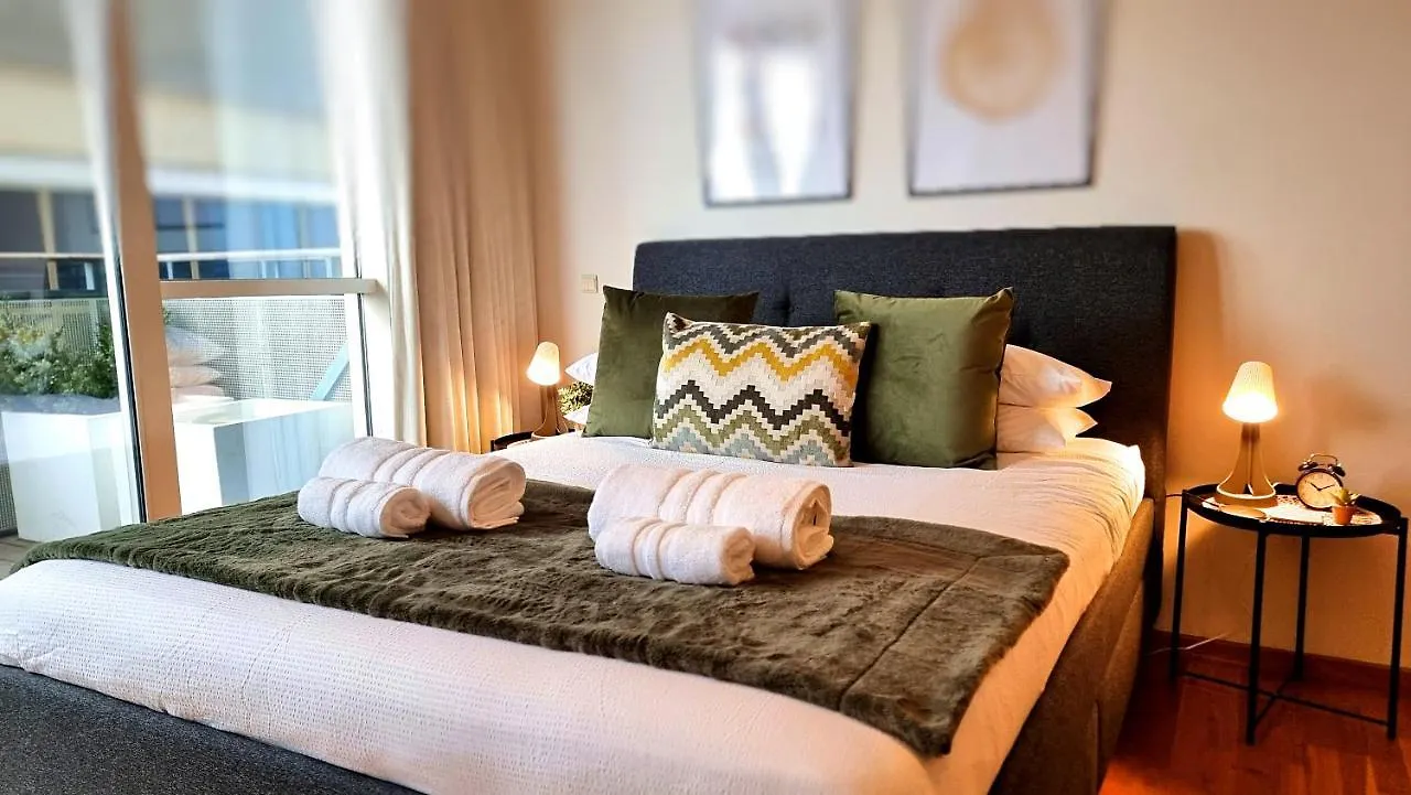 Fabulous Studio Apartment With Aircon, Parking And Terrace Ocean View ジブラルタル 0*,