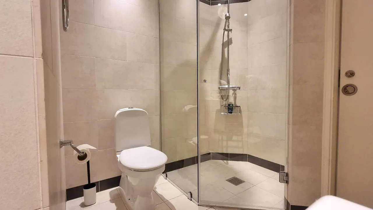 Fabulous Studio Apartment With Aircon, Parking And Terrace Ocean View Gibraltar 0*,  Gibraltar