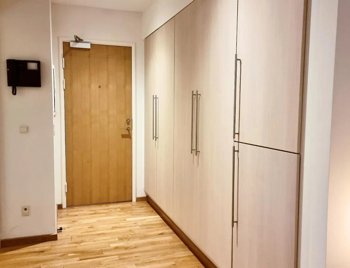 Fabulous Studio Apartment With Aircon, Parking And Terrace Ocean View Gibraltar Gibraltar